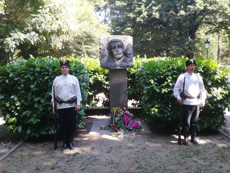 Сопотненци отдават почит на Иван Вазов в Пловдив