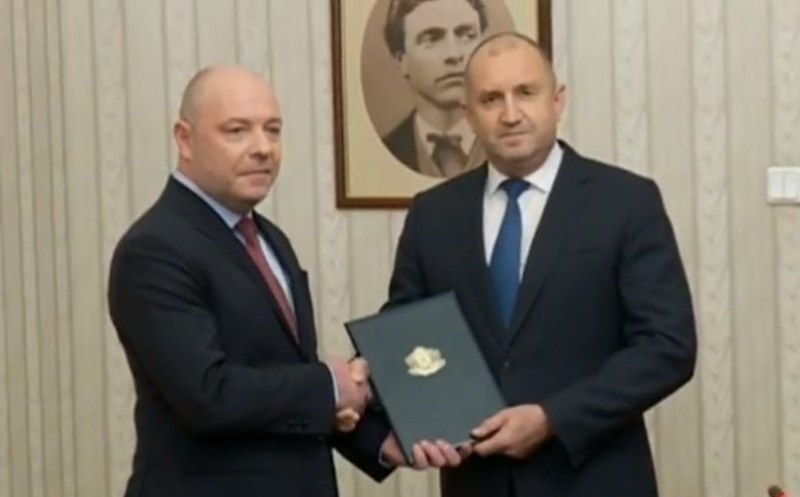 Румен Радев връчи проучвателен мандат на ГЕРБ на кандидат-премиера