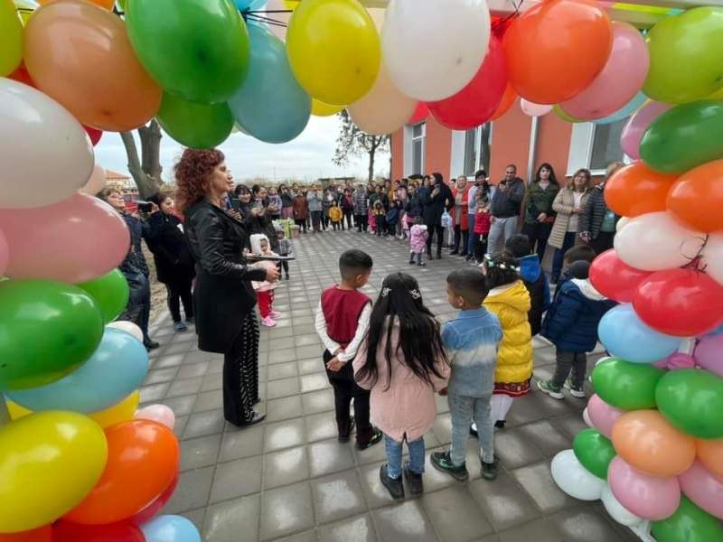 Прерязаха лентата на изцяло обновена детска градина в Първомайско