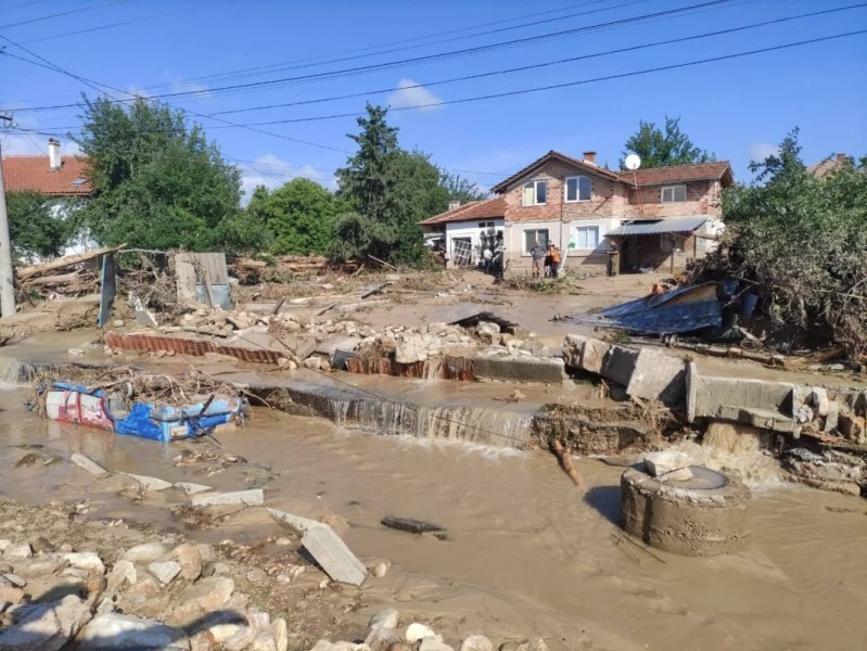 Община Карлово оповести плана за възстановителни дейности в бедстващите села