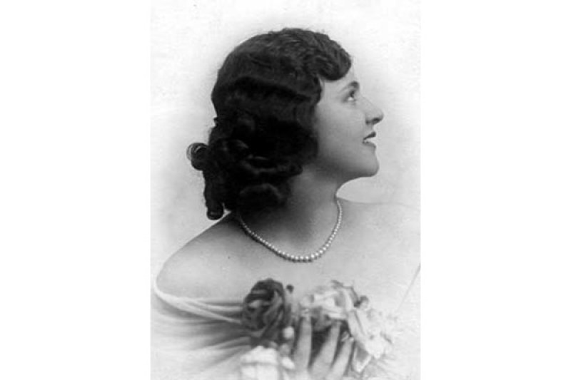 Знаете ли историята на Милка Ценова, станала Мис Свят през 1930?