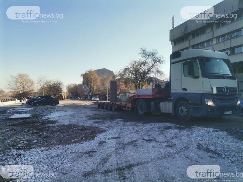 Строителната компания се изнася от кръстовището на Водната палата, ще затревят терена