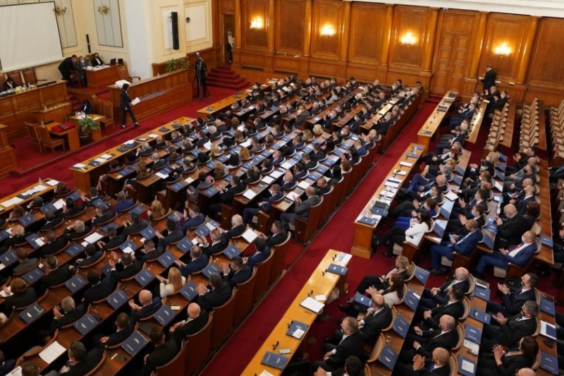 Парламентът одобри удължаването на държавния бюджет