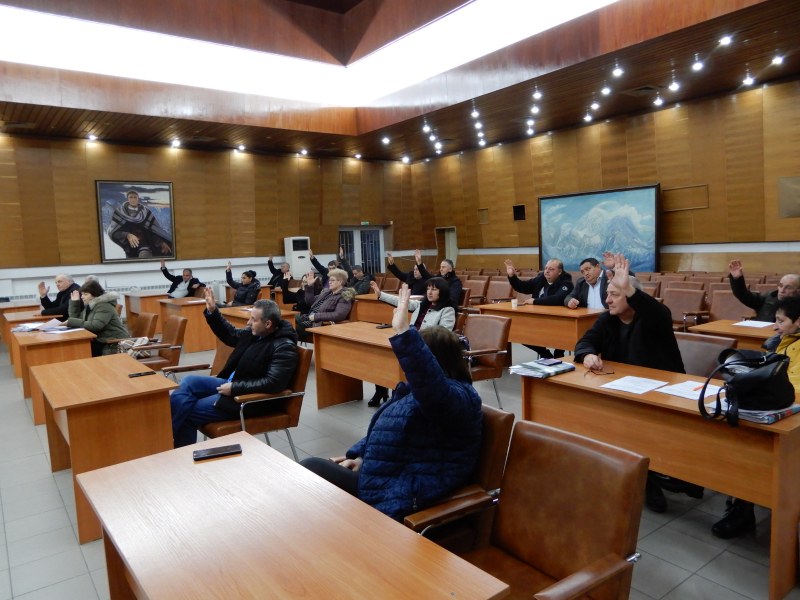 Разпределят  478 електроуреда и още пари сред бедстващите в Карловско