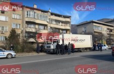 nad-50-sa-migrantite-hvanati-kamion-482.jpg