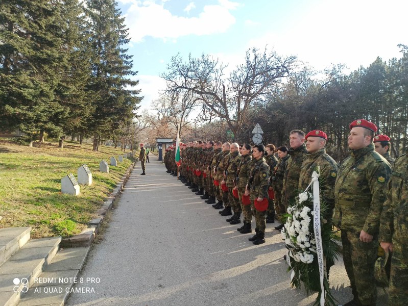 Карловската бригада почете паметта на 13 свидни български бойци