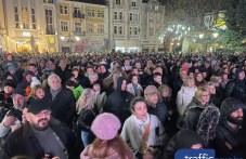 stotitsi-posreshnaha-nova-godina-790.jpg