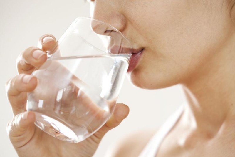 10 трика как да пием повече вода
