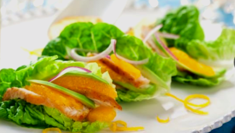 Пилешка салата с портокали - лека, вкусна и подходяща за сезона