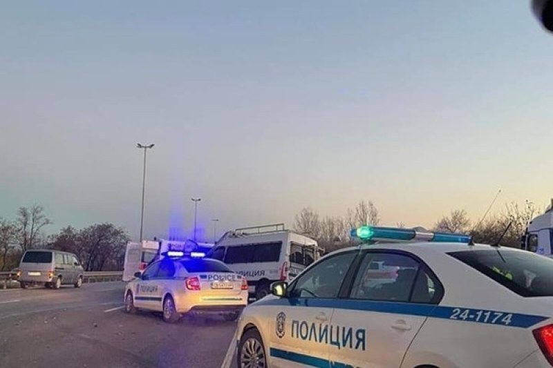 Пловдивски шофьори са сред участниците в катастрофа на АМ “Тракия“
