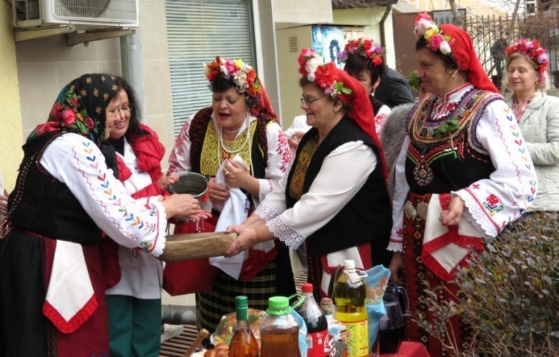 Бабинден е! Празнуват акушерите и гинеколозите