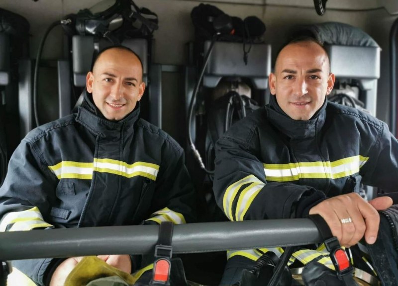 Братя близнаци от Раковски се борят с огнените стихии в Пловдивско