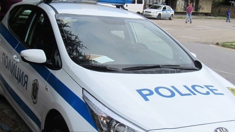 Закопчаха двама, опитали да избягат от полицията, един с кола, друг с каруца