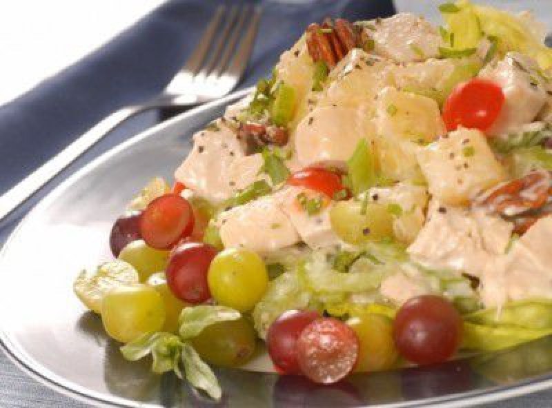 Екзотична пилешка салата - вкусна, питателна и идеална за зимата Екзотична пилешка салата - вкусна, питателна и идеална за зимата