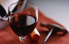 chasha-cherveno-vino-zashtitava-187.png