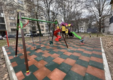 Нова площадка очаква децата в “Северен“