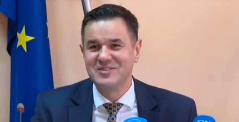 Гласуват по-евтини карти за градски транспорт за ученици и пенсионери