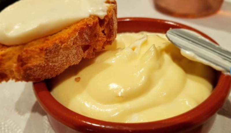 Вкусен домашен чеснов сос - ще си оближете пръстите Вкусен домашен чеснов сос - ще си оближете пръстите