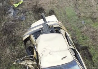 Пияният шофьор, който уби детето си, ударил колата в храсти, дърво, бордюр и стена