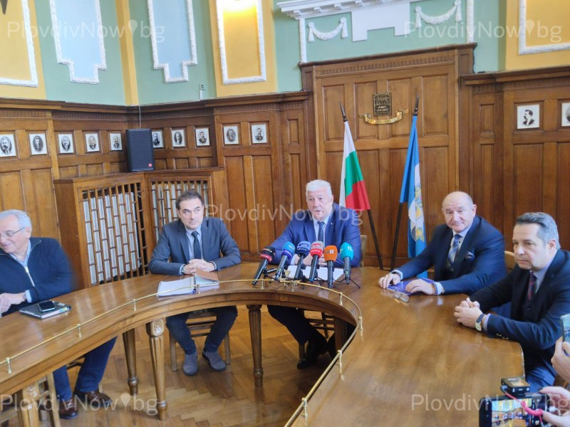 Зико остава кмет на Пловдив, но напуска ГЕРБ