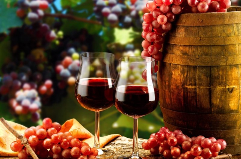 Изложба, посветена на виното, се открива днес в Перущица