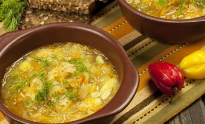 Супа с кисело зеле и картофи - лесна, евтина и много полезна за зимата