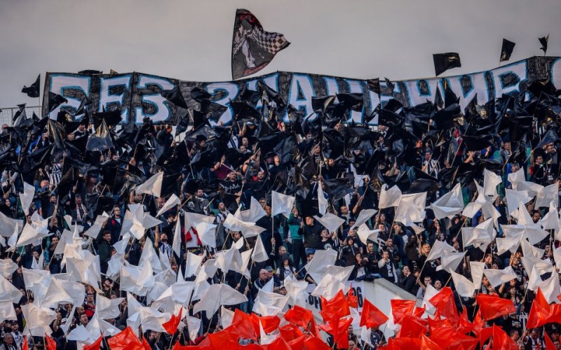 Футболен фен в Пловдив отнесе солен акт