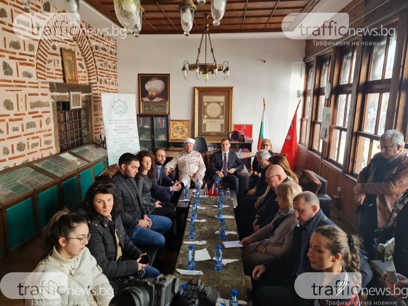 Големи дарения от Пловдив към Турция! “Кафето на толерантността“ започна с едноминутнo мълчание
