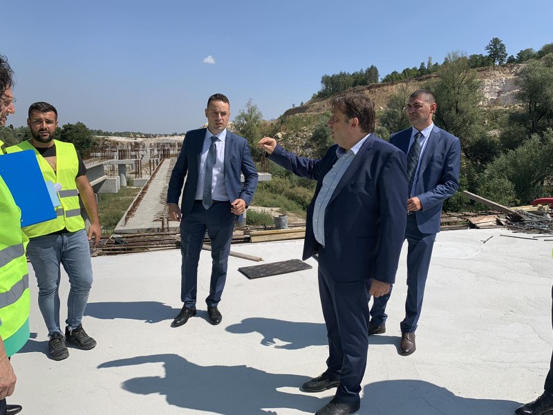 Министър Шишков пристига в Пловдивско, инспектира няколко обекта в областта