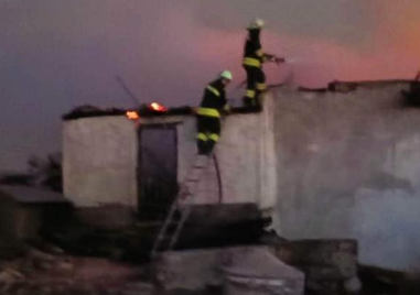 Пожари вилнеят в 5 хисарски села
