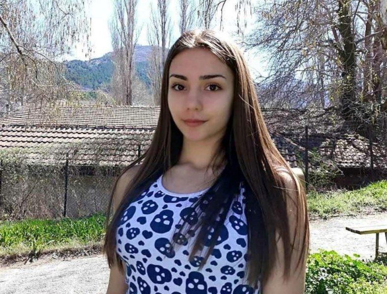 Момиче от Асеновград има нужда от помощ за крайно спешна трансплантация