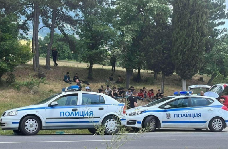 Мигранти хванаха за пореден път и в Карловско
