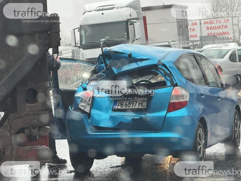 Катастрофа на Околовръсното край Пловдив, има пострадала