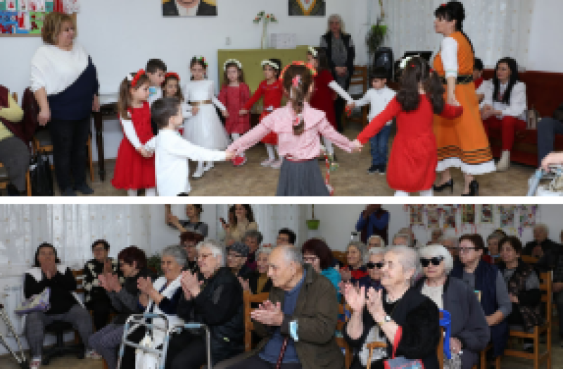 Малки деца трогнаха възрастни хора в Пловдив на днешния празник