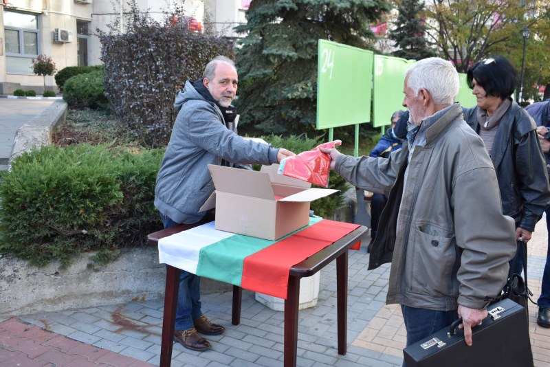 Раздават знамена в Асеновград навръх 3 март, ето и празничната програма