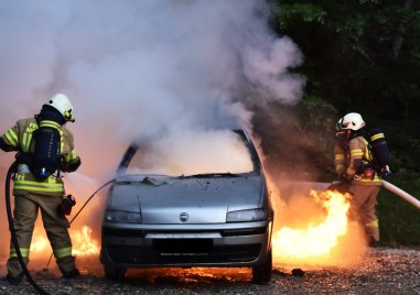Кола се запали в Кричим, има пострадали