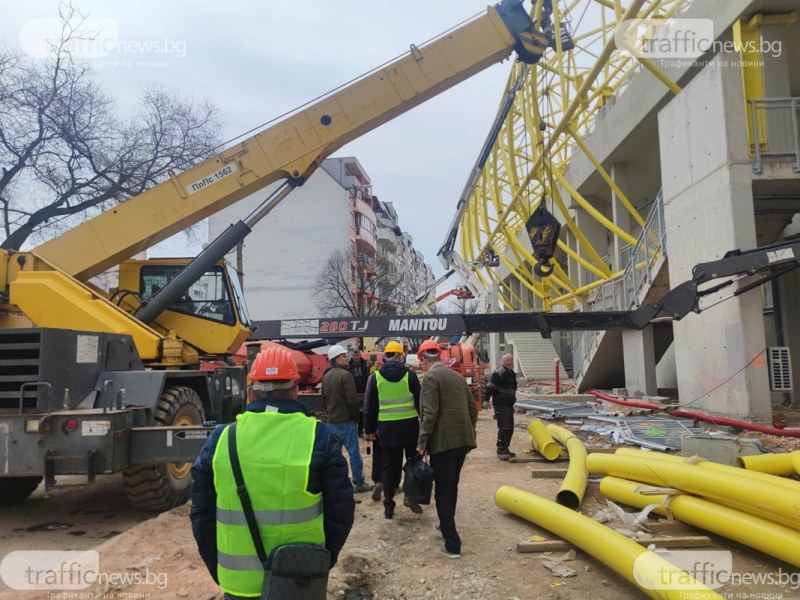 Над 200 работници и техника ударно довършват Колежа
