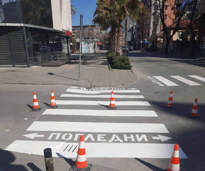 Освежават пешеходни пътеки в Пловдив