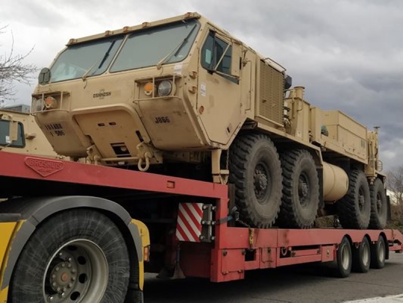 Непрестанен конвой с военна техника минава през България за Украйна