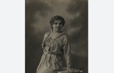 142-godini-rozhdenieto-elena-snezhina-967.png