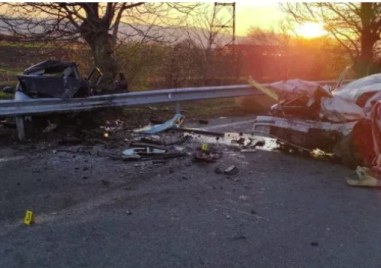 Трима ранени и четирима загинали в тежката катастрофа край Пловдив