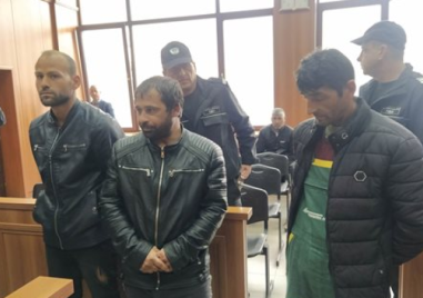 Нападателите на възрастния мъж от Триводици остават в ареста