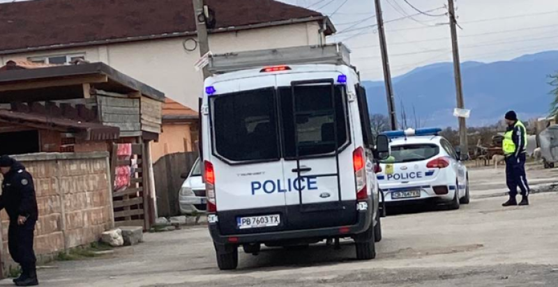 Задържаха трима мъже при спецакция в общините “Марица“ и Съединение