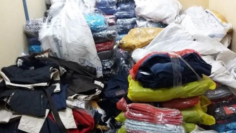 “Маркови“ дрехи и обувки откри полицията в Столипиново