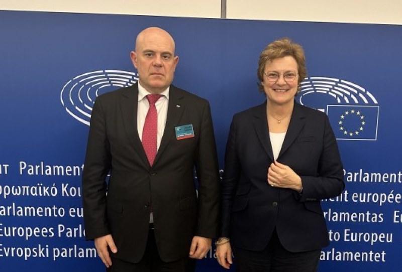 Гешев в Европейския парламент: Прокуратурата ще спира зловредното руско влияние в България