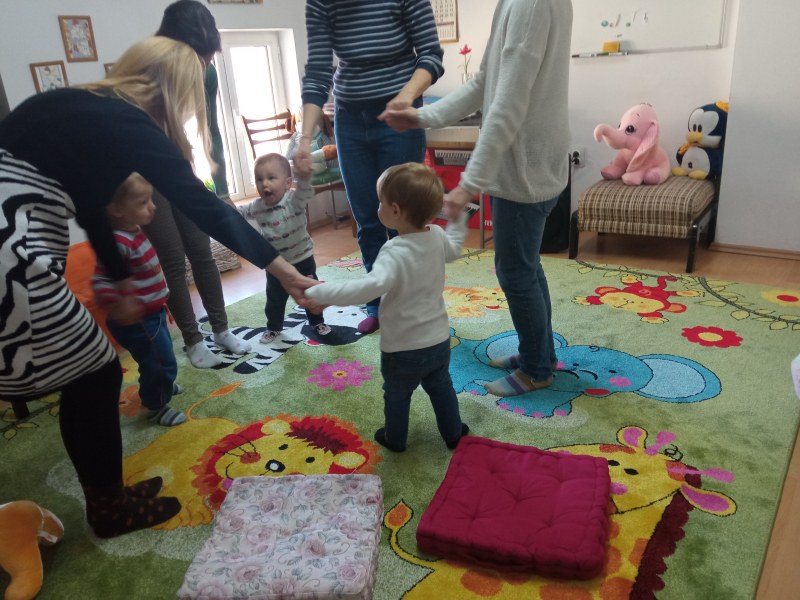 Читалище „Шалом Алейхем“ кани майки и деца да се забавляват заедно