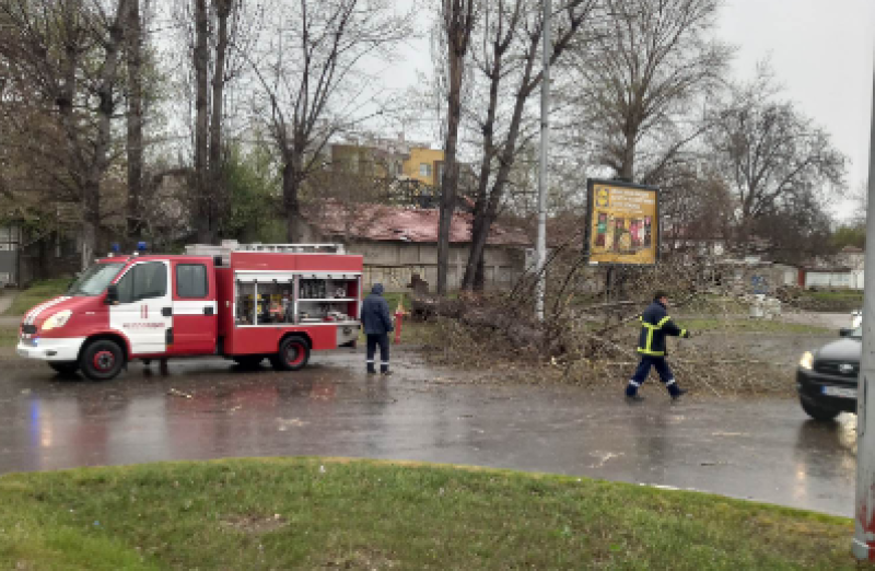 Оценяват щетите в Пловдив, получени са десетки сигнали