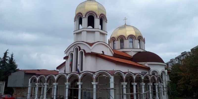 Пак посегнаха на храм у нас, крадец задигна 3000 лв.