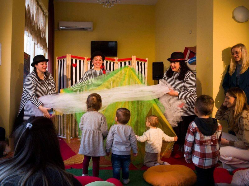 Безплатен куклен театър очаква майки и дечица в Стамболийски