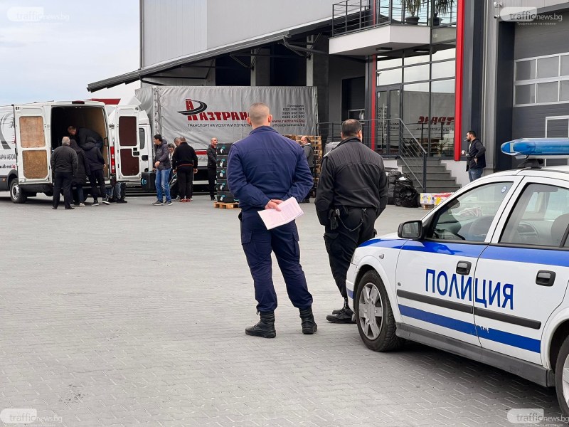 Машините за изборите потеглиха към секциите в Пловдивско с полицейска охрана